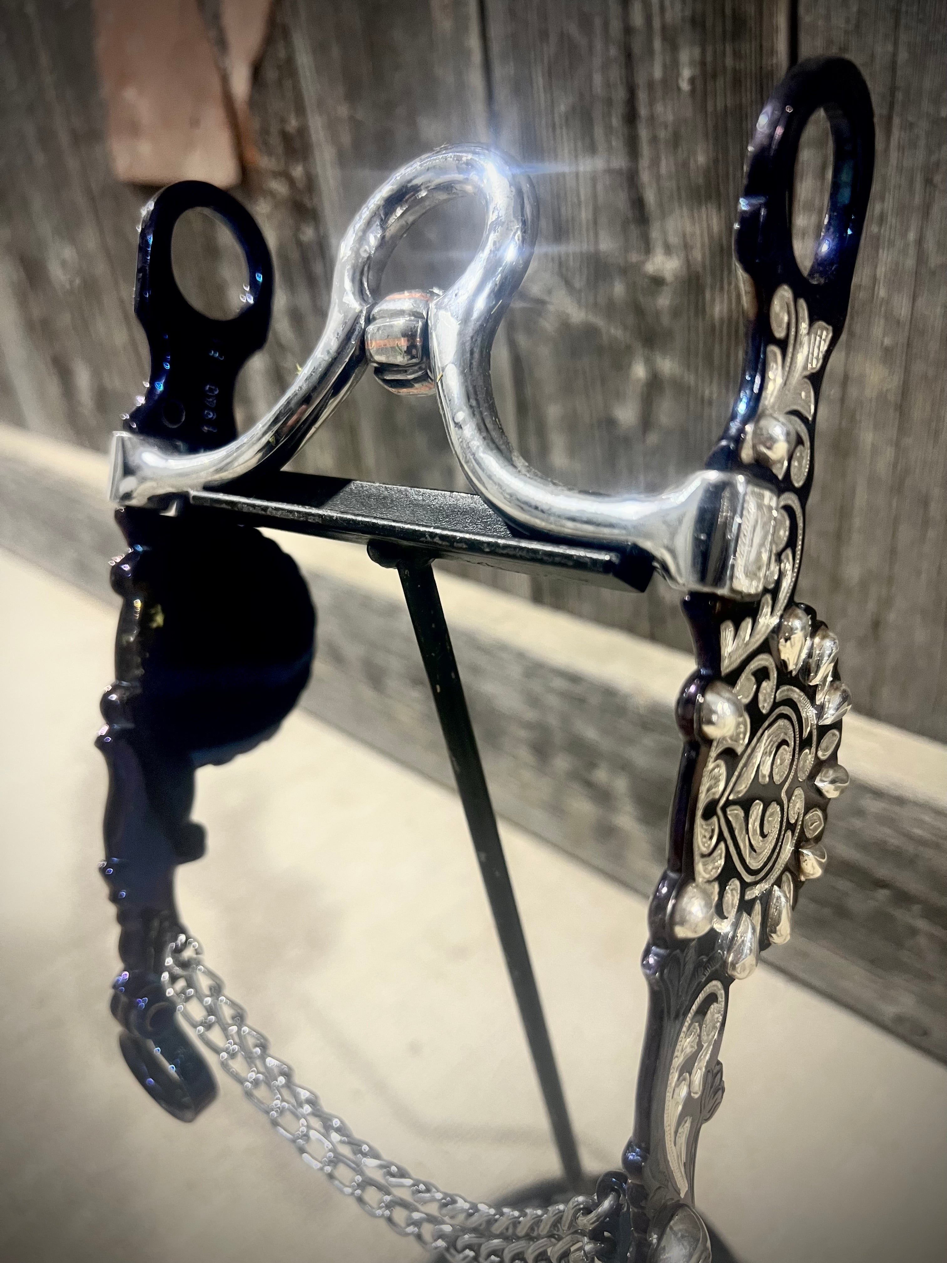 Classy Concho Bit w/Engraved Heart Shank and Keyhole Mouthpiece