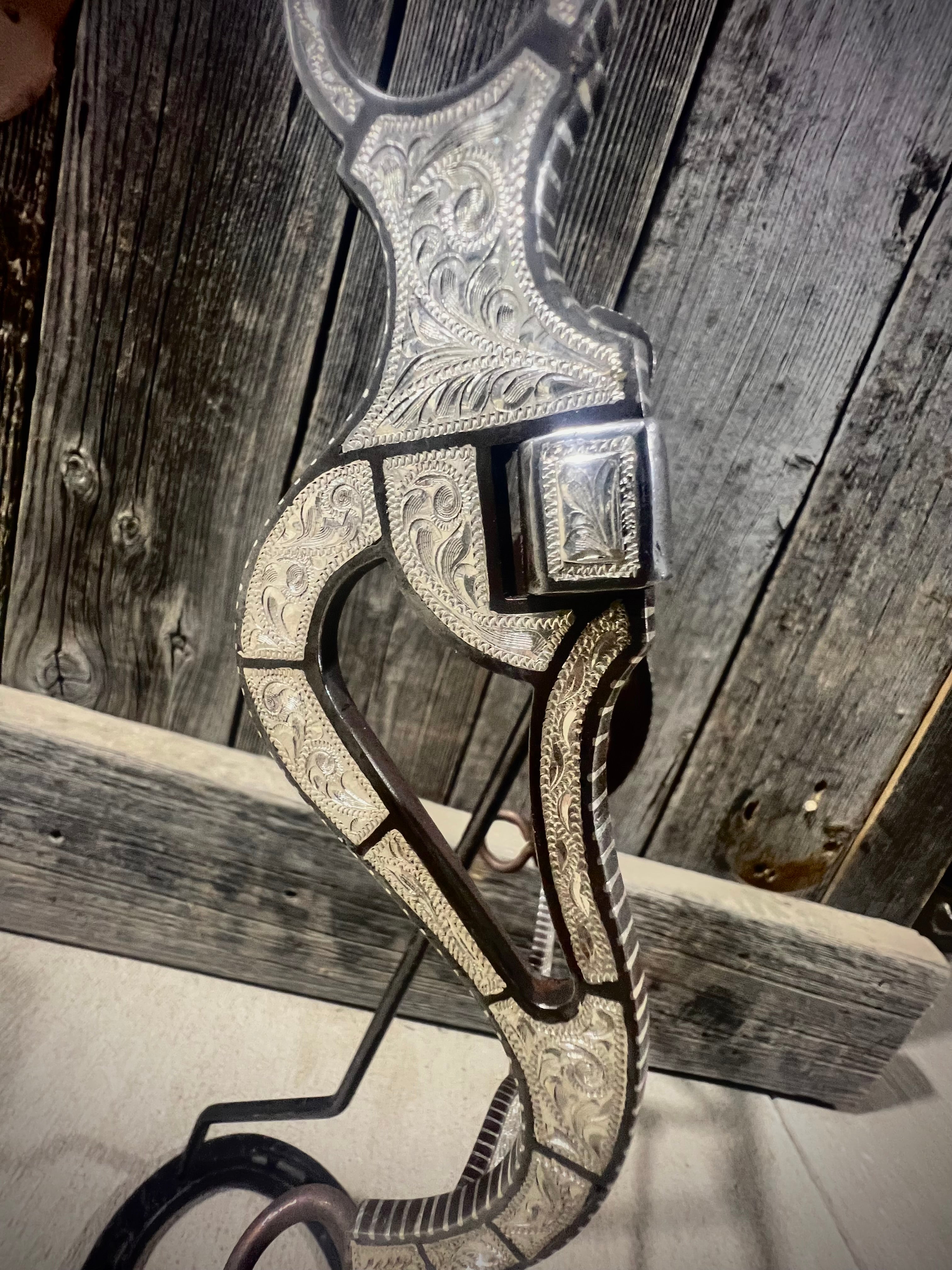 Classy Concho Medium Port Cowhorse Bit